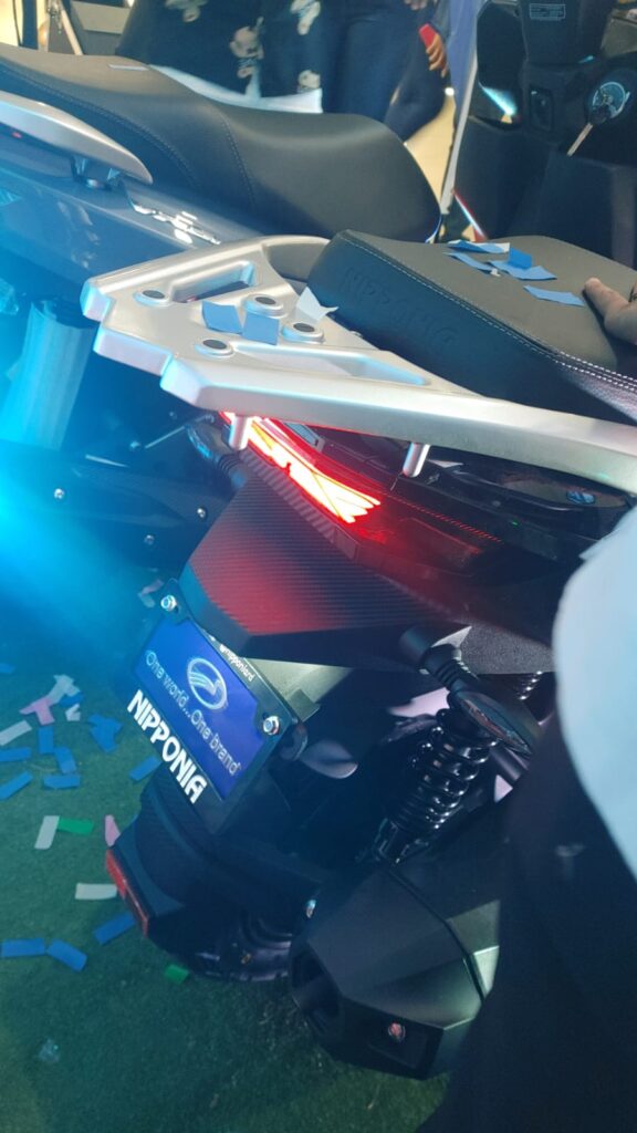 nipponia-vrs-150-lanzamineto-mivisa-motors-la-romana-higuey-mica-trasera