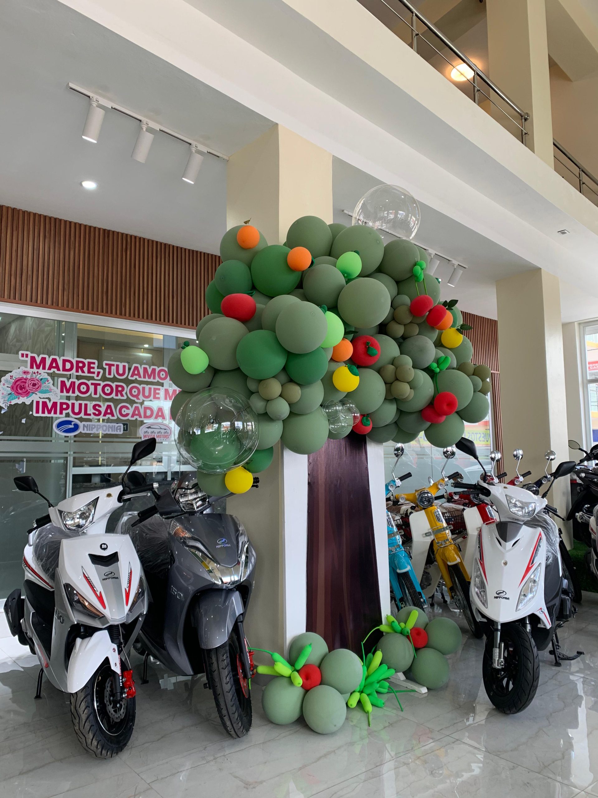 ¡Celebramos el día de las Madres con un Árbol de Vida y Amor!